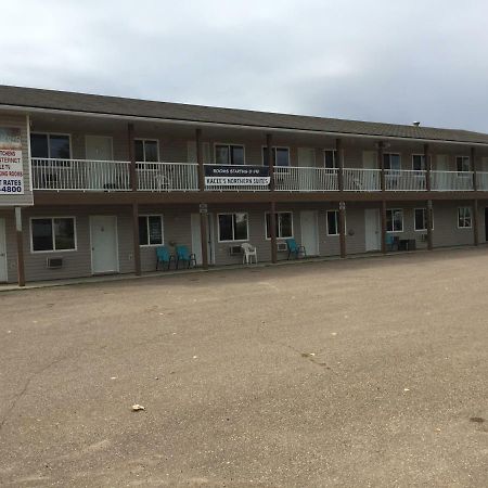 Kacee'S Northern Suites Fort Nelson Εξωτερικό φωτογραφία