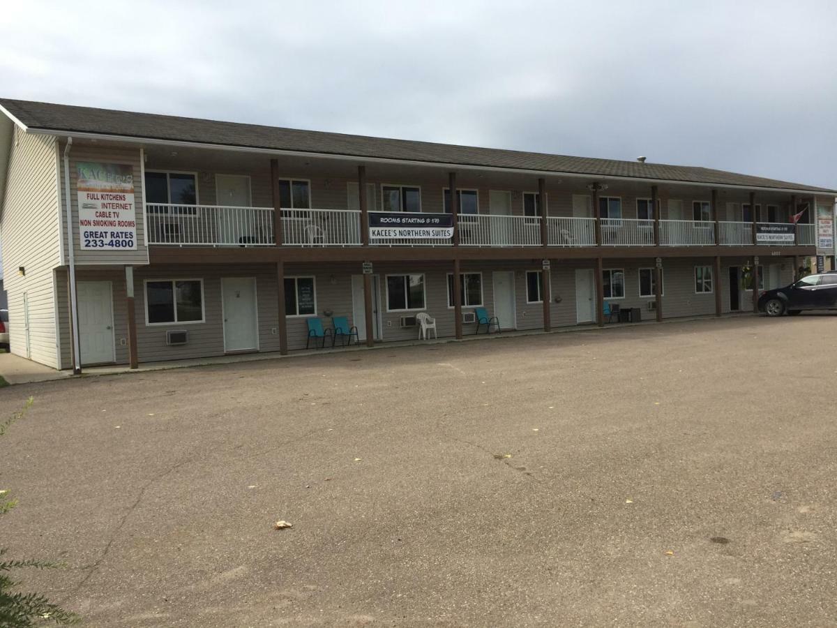 Kacee'S Northern Suites Fort Nelson Εξωτερικό φωτογραφία