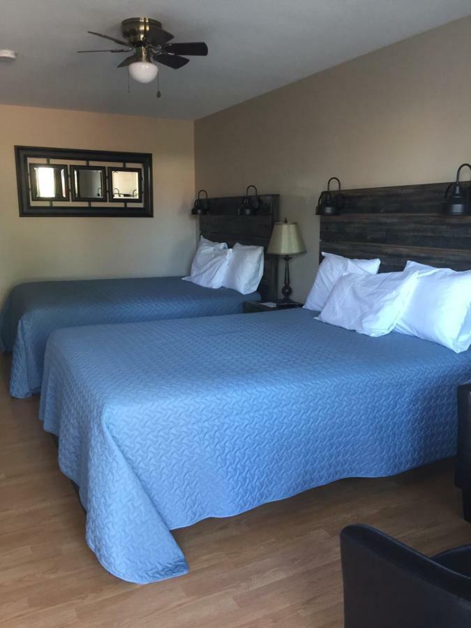 Kacee'S Northern Suites Fort Nelson Εξωτερικό φωτογραφία